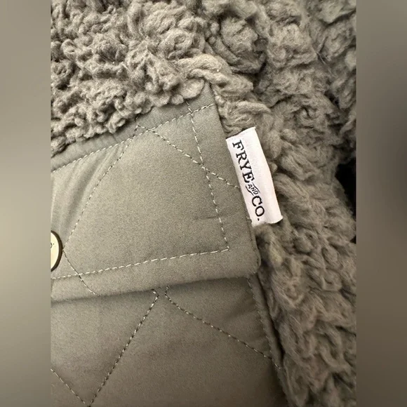 Frye and Co. Lightweight Sherpa Quilted Green Bomber Jacket - Picture 6 of 11